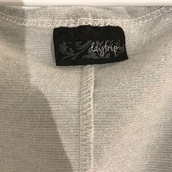 Daytrip Metallic Top with Sequins from Buckle Size Medium - Picture 8 of 9